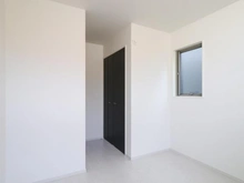 【神奈川県/横浜市瀬谷区三ツ境】横浜市瀬谷区三ツ境　新築戸建 洋室：約5.2帖