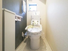 【神奈川県/川崎市宮前区菅生】川崎市宮前区菅生6丁目新築戸建 トイレ：1階