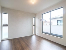 【神奈川県/川崎市宮前区菅生】川崎市宮前区菅生6丁目新築戸建 洋室：約7.7帖
ウォークインクローゼット付き