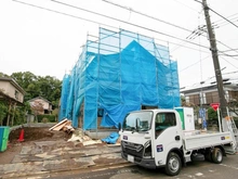 【東京都/稲城市平尾】稲城市平尾2丁目新築戸建 建築中の外観