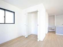 【東京都/稲城市東長沼】稲城市東長沼新築戸建 LDK：約19.8帖
床暖房付き