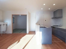 【神奈川県/相模原市緑区城山】相模原市緑区城山1丁目　新築戸建2号棟 LDK：約16.7帖