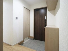 【神奈川県/相模原市緑区城山】相模原市緑区城山1丁目　新築戸建2号棟 玄関