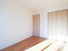 【神奈川県/相模原市緑区城山】相模原市緑区城山1丁目　新築戸建2号棟 洋室：約6.0帖