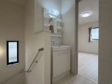 【神奈川県/秦野市東田原】秦野市東田原　新築戸建1号棟 廊下：2階手洗い場