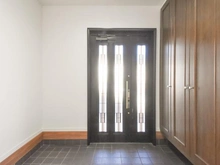 【東京都/八王子市元八王子町】八王子市元八王子町2丁目中古戸建 玄関