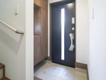 【神奈川県/相模原市南区東大沼】相模原市南区東大沼4丁目　新築戸建C号棟 玄関