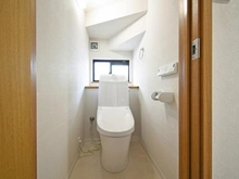 【神奈川県/川崎市多摩区栗谷】川崎市多摩区栗谷2丁目　中古戸建 トイレ：1階