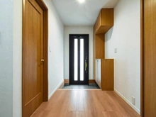 【神奈川県/川崎市多摩区栗谷】川崎市多摩区栗谷2丁目　中古戸建 玄関