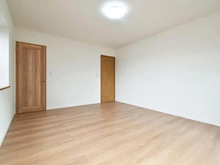 【神奈川県/川崎市多摩区栗谷】川崎市多摩区栗谷2丁目　中古戸建 洋室：約10.0帖
ウォークインクローゼット付き