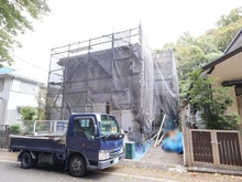 【神奈川県/川崎市多摩区生田】川崎市多摩区生田5丁目　中古戸建 外観：リフォーム中