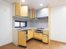 【神奈川県/川崎市多摩区長尾】川崎市多摩区長尾7丁目　中古戸建 キッチン：L字キッチン
