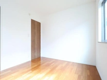 【神奈川県/川崎市麻生区多摩美】川崎市麻生区多摩美1丁目　中古戸建 サービスルーム（納戸）：約5.2帖