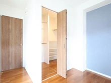 【神奈川県/川崎市麻生区多摩美】川崎市麻生区多摩美1丁目　中古戸建 洋室：約8.0帖
ウォークインクローゼット付き