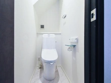 【東京都/稲城市平尾】稲城市平尾4丁目新築戸建　【4号棟】 トイレ：1階