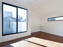 【東京都/稲城市平尾】稲城市平尾4丁目新築戸建　【4号棟】 洋室：約6.5帖
ウォークインクローゼット付き