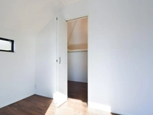 【東京都/稲城市平尾】稲城市平尾4丁目新築戸建　【4号棟】 洋室：約6.5帖
ウォークインクローゼット付き