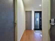 【東京都/稲城市平尾】稲城市平尾4丁目新築戸建　【6号棟】 玄関：シューズインクローゼット付き