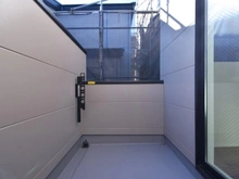 【東京都/稲城市平尾】稲城市平尾4丁目新築戸建　【8号棟】 バルコニー