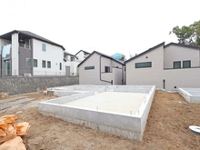 【東京都/稲城市平尾】稲城市平尾4丁目新築戸建　【16号棟】 建築中の外観：全16棟