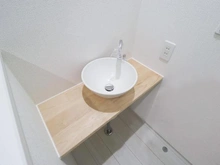 【神奈川県/川崎市麻生区東百合丘】麻生区東百合丘1丁目新築戸建 玄関：玄関手洗い場