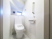 【神奈川県/川崎市麻生区高石】川崎市麻生区高石2丁目　新築戸建 トイレ：1階