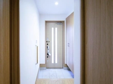 【神奈川県/川崎市多摩区栗谷】川崎市多摩区栗谷4丁目　新築戸建3号棟 玄関