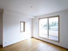 【神奈川県/川崎市多摩区栗谷】川崎市多摩区栗谷4丁目　新築戸建3号棟 洋室：約8.2帖
ウォークインクローゼット付き