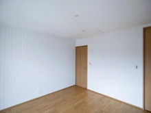 【神奈川県/川崎市多摩区栗谷】川崎市多摩区栗谷4丁目　新築戸建3号棟 洋室：約8.2帖
ウォークインクローゼット付き