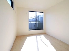 【東京都/府中市若松町】府中市若松町3丁目　新築戸建4号棟 洋室：約6.0帖
ウォークインクローゼット付き