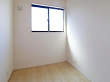 【東京都/府中市若松町】府中市若松町3丁目　新築戸建4号棟 サービスルーム（納戸）：2階納戸
約2.5帖