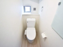 【東京都/町田市大蔵町】町田市大蔵町　新築戸建2号棟 トイレ：1階