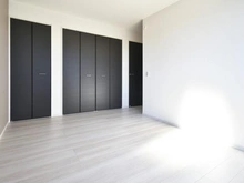 【東京都/町田市大蔵町】町田市大蔵町　新築戸建2号棟 洋室：約6.8帖