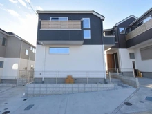 【東京都/町田市大蔵町】町田市大蔵町　新築戸建3号棟 建築中の外観：全6棟　写真中央