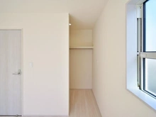 【東京都/町田市野津田町】町田市野津田町　新築戸建2号棟 洋室：約6.7帖
ウォークインクローゼット付き