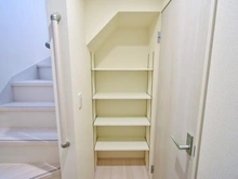 【東京都/町田市野津田町】町田市野津田町　新築戸建2号棟 廊下：収納