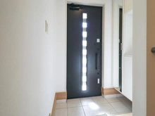 【東京都/町田市鶴川】町田市鶴川4丁目　中古戸建 玄関