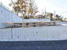 【神奈川県/川崎市多摩区南生田】多摩区南生田1丁目　新築戸建2号棟 建築中の外観：全6棟