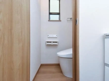 【神奈川県/川崎市多摩区中野島】川崎市多摩区中野島5丁目　中古戸建 トイレ：2階