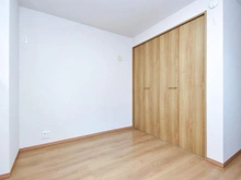 【神奈川県/川崎市多摩区中野島】川崎市多摩区中野島5丁目　中古戸建 サービスルーム（納戸）：約5.4帖