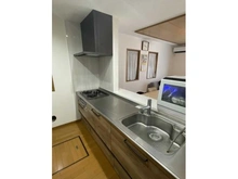 【神奈川県/川崎市麻生区高石】川崎市麻生区高石2丁目　中古戸建 キッチン：家具調度品は価格に含まれません