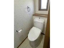 【神奈川県/川崎市麻生区高石】川崎市麻生区高石2丁目　中古戸建 トイレ：2階
家具調度品は価格に含まれません