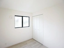 【東京都/稲城市平尾】稲城市平尾2丁目新築戸建て3号棟 洋室：約5.1帖
