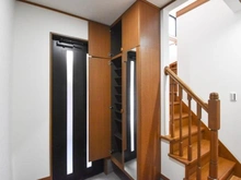 【神奈川県/川崎市麻生区細山】川崎市麻生区細山7丁目　中古戸建 玄関