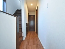 【神奈川県/川崎市麻生区片平】川崎市麻生区片平4丁目　中古戸建 廊下