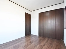 【神奈川県/川崎市麻生区片平】川崎市麻生区片平4丁目　中古戸建 洋室：約6.0帖