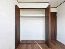 【神奈川県/川崎市麻生区片平】川崎市麻生区片平4丁目　中古戸建 洋室：約5.5帖