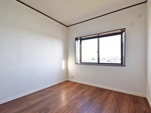 【神奈川県/川崎市麻生区片平】川崎市麻生区片平4丁目　中古戸建 洋室：約5.5帖