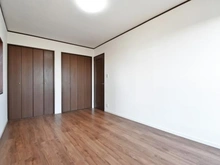 【神奈川県/川崎市麻生区片平】川崎市麻生区片平4丁目　中古戸建 洋室：約7.5帖