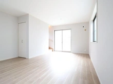 【神奈川県/川崎市麻生区高石】川崎市麻生区高石4丁目　中古戸建 リビング・ダイニング